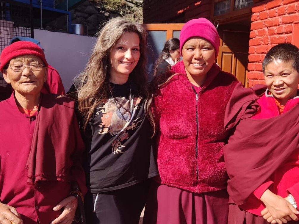 Montserrat Martínez, hatha yoga y meditación en Albacete